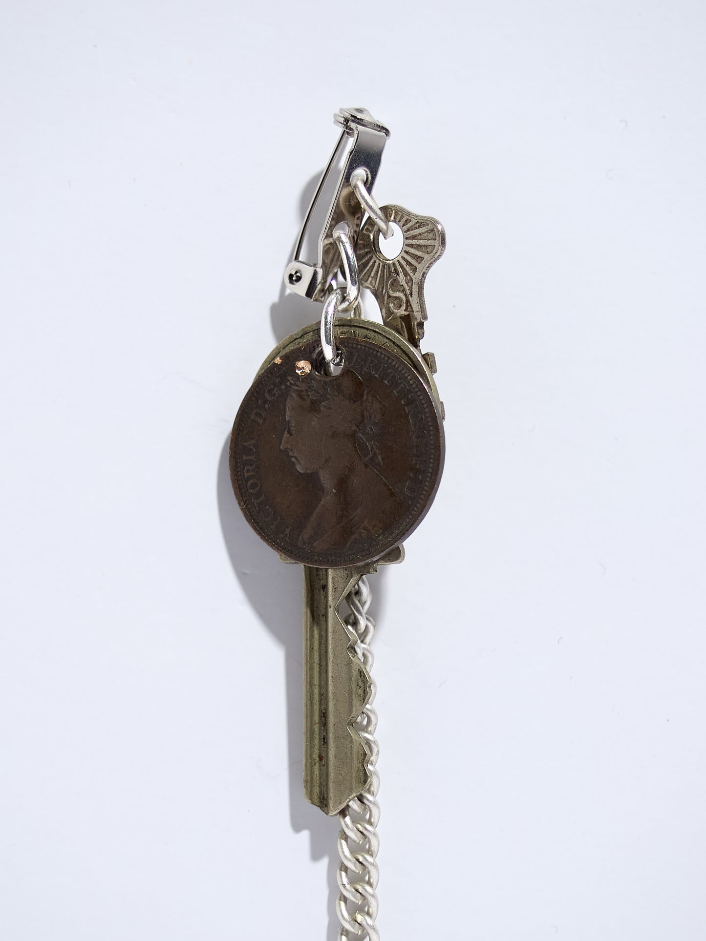 Glass Buckle Coinage Quadruple Brooch Combination