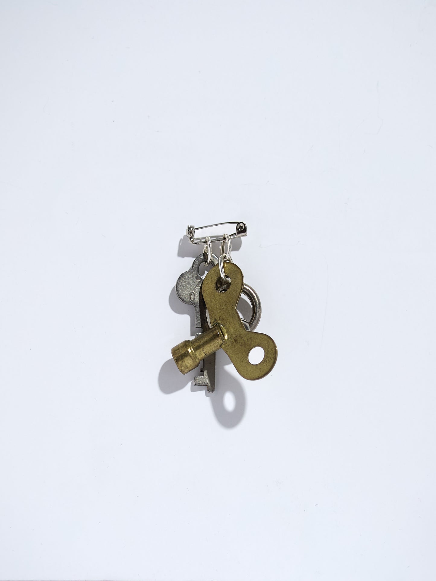 Buckle Key Double Brooch Combination