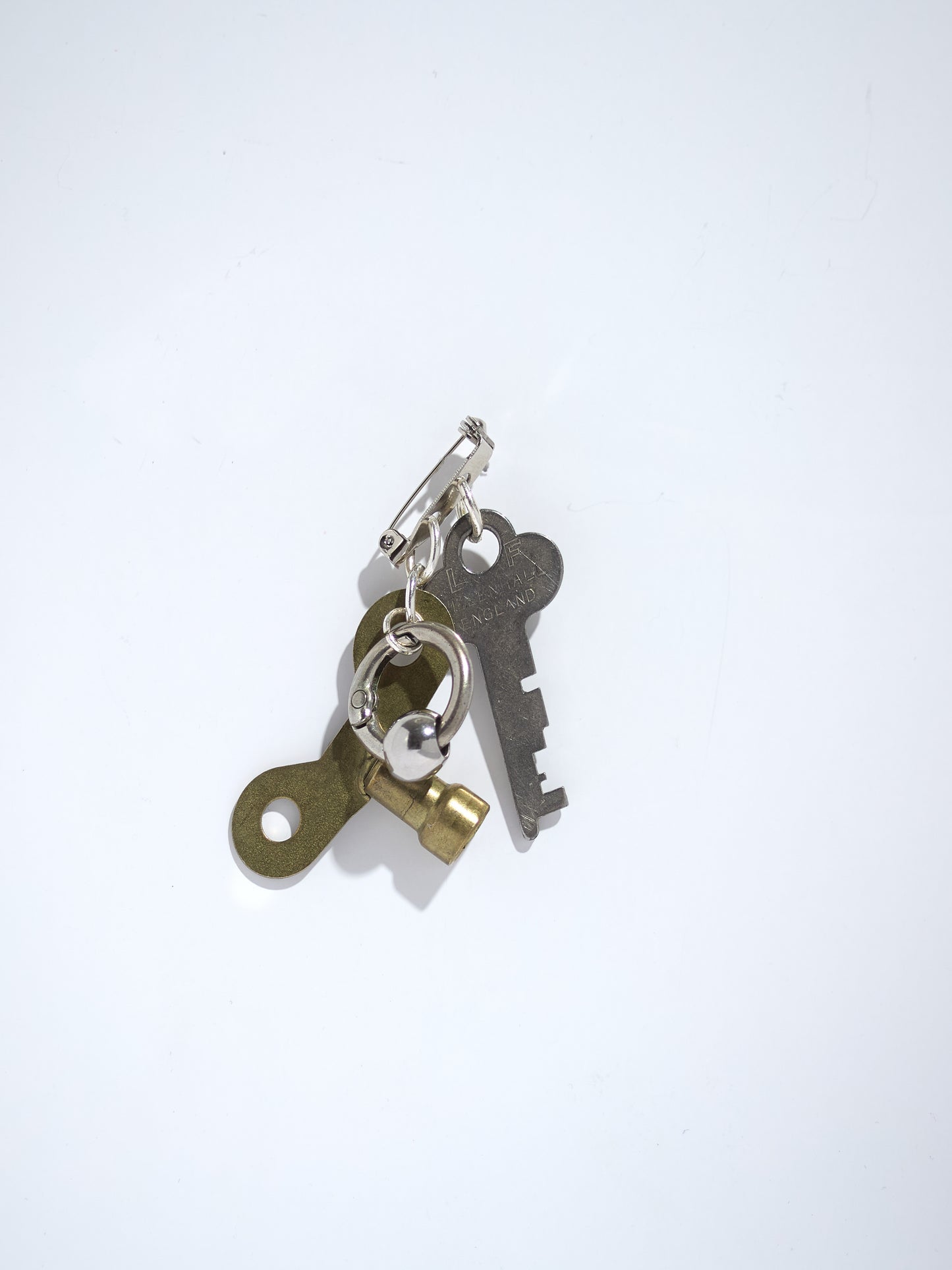 Buckle Key Double Brooch Combination